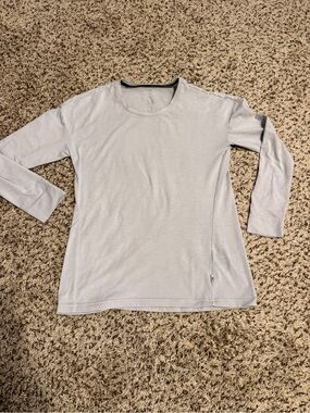 On Running Women’s Light Gray Comfort Long T- Long Sleeve On Cloud Top- XS
